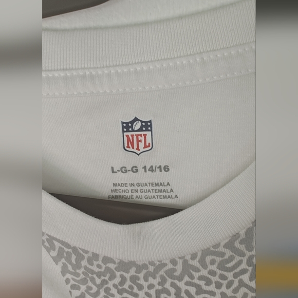 NFL LA Chargers Logo T-Shirt NWT - Picture 3 of 4